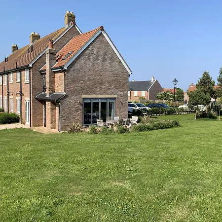 Caramel At The Bay Filey, Sleeps 6, 2 Dogs Welcome For Free Too *