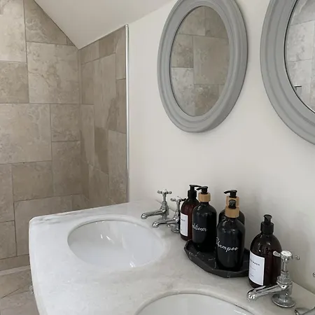Caramel At The Bay Filey, Sleeps 6, 2 Dogs Welcome For Free Too 法利
