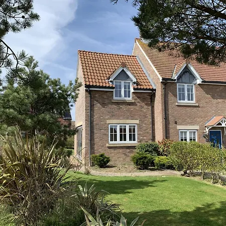 Caramel At The Bay Filey, Sleeps 6, 2 Dogs Welcome For Free Too * Filey